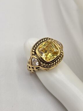Swarovski Crystal Elements Gold Statement Ring Yellow Citrine Size 7 Prom Bridal